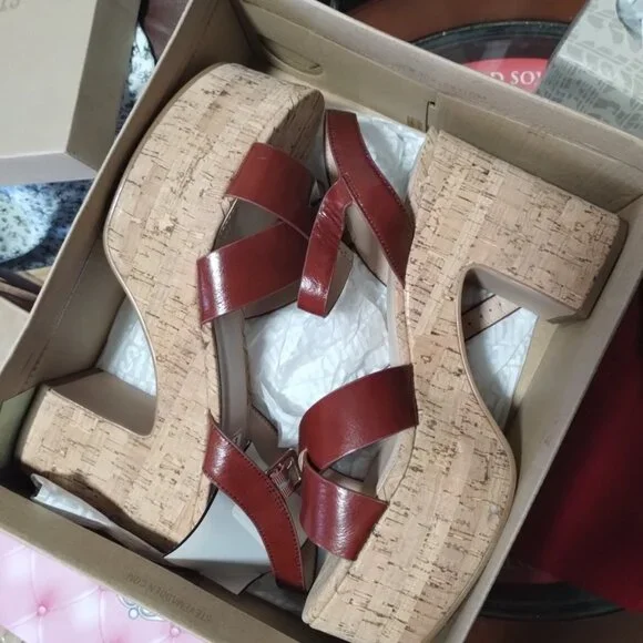 Steve Madden Brava Platform Sandal Red Suede w/Cork Size 11M - Picture 1 of 8
